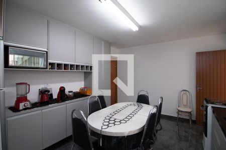 Casa à venda com 250m², 4 quartos e 2 vagas Casa à venda com 250m², 4 quartos e 2 vagasCozinha