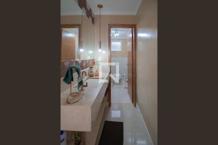 Casa à venda com 250m², 4 quartos e 2 vagas Casa à venda com 250m², 4 quartos e 2 vagasLavabo