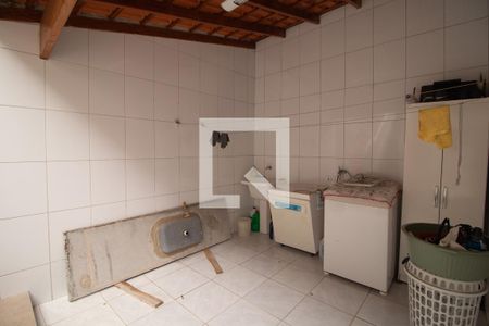 Casa à venda com 250m², 4 quartos e 2 vagas Casa à venda com 250m², 4 quartos e 2 vagasÁrea de Serviço e Quarto 4