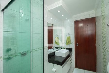 Casa à venda com 250m², 4 quartos e 2 vagas Casa à venda com 250m², 4 quartos e 2 vagasBanheiro 2