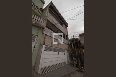 Casa à venda com 250m², 4 quartos e 2 vagas Casa à venda com 250m², 4 quartos e 2 vagasFachada