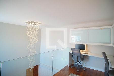 Apartamento à venda com 221m², 3 quartos e 2 vagasEscritório