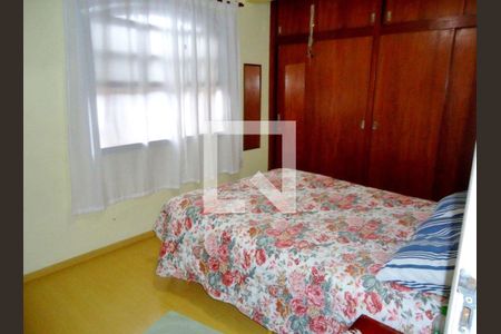 Casa à venda com 230m², 3 quartos e 2 vagas