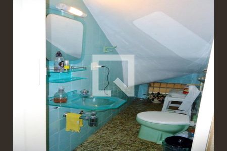 Casa à venda com 230m², 3 quartos e 2 vagas