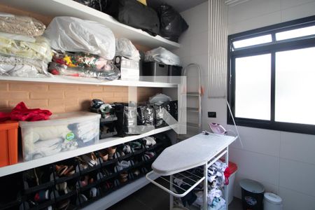 Casa à venda com 230m², 3 quartos e 2 vagas Casa à venda com 230m², 3 quartos e 2 vagasÁrea de Serviço