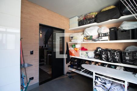 Casa à venda com 230m², 3 quartos e 2 vagas Casa à venda com 230m², 3 quartos e 2 vagasÁrea de Serviço