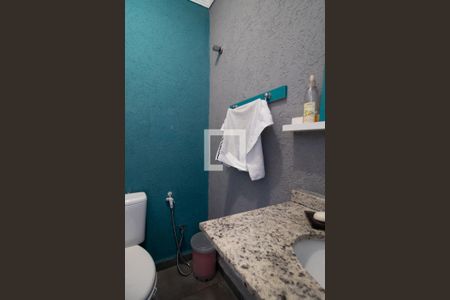 Casa à venda com 230m², 3 quartos e 2 vagas Casa à venda com 230m², 3 quartos e 2 vagasBanheiro 3