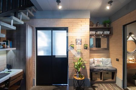 Casa à venda com 230m², 3 quartos e 2 vagas Casa à venda com 230m², 3 quartos e 2 vagasHall