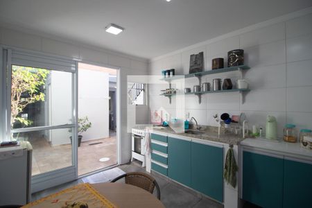 Casa à venda com 230m², 3 quartos e 2 vagas Casa à venda com 230m², 3 quartos e 2 vagasCozinha 2