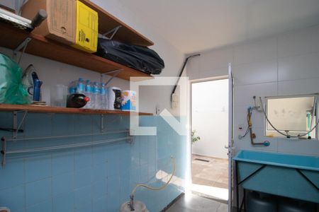 Casa à venda com 230m², 3 quartos e 2 vagas Casa à venda com 230m², 3 quartos e 2 vagasÁrea de Serviço