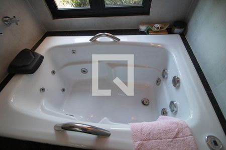 Casa à venda com 230m², 3 quartos e 2 vagas Casa à venda com 230m², 3 quartos e 2 vagasQuarto 1 Suíte