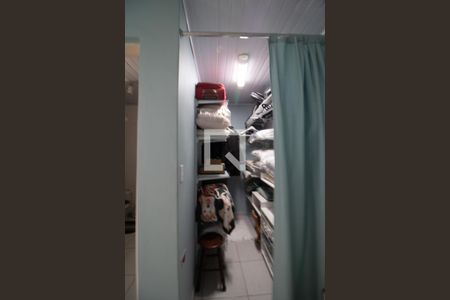 Casa à venda com 230m², 3 quartos e 2 vagas Casa à venda com 230m², 3 quartos e 2 vagasCloset