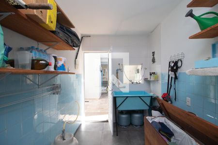 Casa à venda com 230m², 3 quartos e 2 vagas Casa à venda com 230m², 3 quartos e 2 vagasÁrea de Serviço