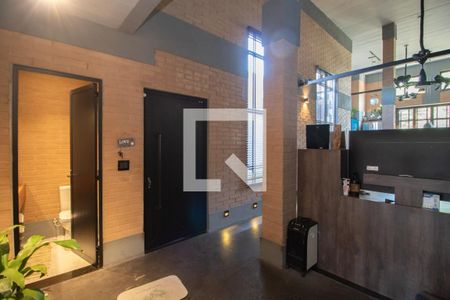 Casa à venda com 230m², 3 quartos e 2 vagas Casa à venda com 230m², 3 quartos e 2 vagasHall