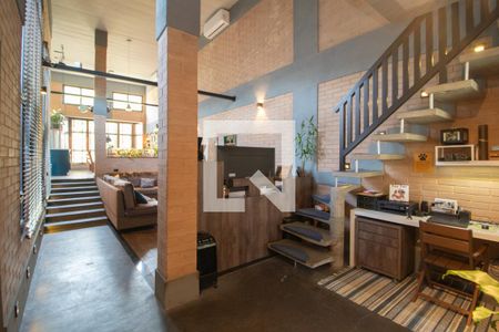 Casa à venda com 230m², 3 quartos e 2 vagas Casa à venda com 230m², 3 quartos e 2 vagasHall