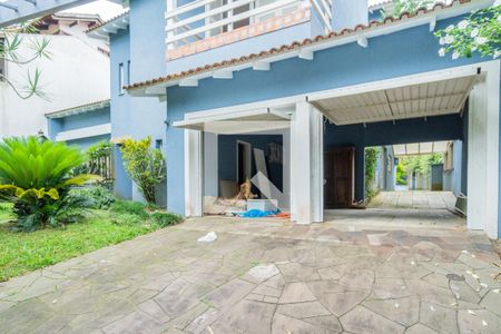 Casa à venda com 400m², 5 quartos e 4 vagas Casa à venda com 400m², 5 quartos e 4 vagasFachada