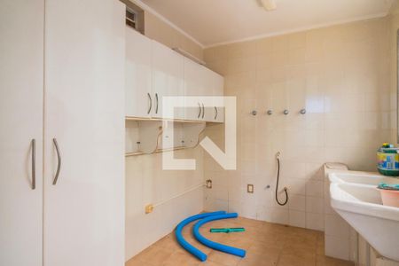 Casa à venda com 400m², 5 quartos e 4 vagas Casa à venda com 400m², 5 quartos e 4 vagasÁrea de Serviço