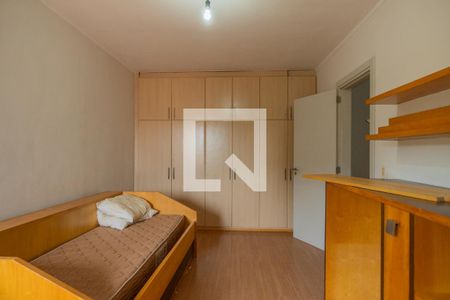 Casa à venda com 400m², 5 quartos e 4 vagas Casa à venda com 400m², 5 quartos e 4 vagasQuarto 4 - Suíte