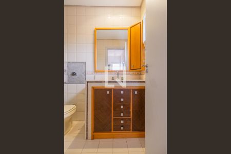 Casa à venda com 400m², 5 quartos e 4 vagas Casa à venda com 400m², 5 quartos e 4 vagasBanheiro do Quarto 4