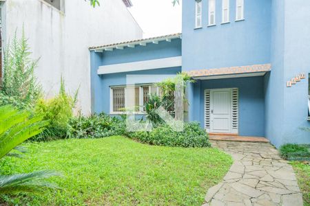 Casa à venda com 400m², 5 quartos e 4 vagas Casa à venda com 400m², 5 quartos e 4 vagasEntrada