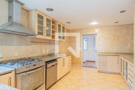 Casa à venda com 400m², 5 quartos e 4 vagas Casa à venda com 400m², 5 quartos e 4 vagasCozinha