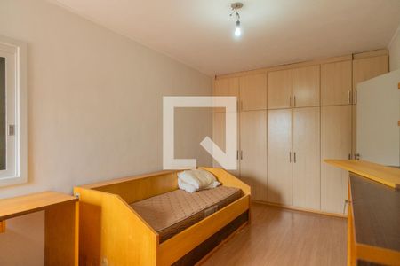 Casa à venda com 400m², 5 quartos e 4 vagas Casa à venda com 400m², 5 quartos e 4 vagasQuarto 4 - Suíte