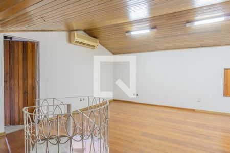 Casa à venda com 400m², 5 quartos e 4 vagas Casa à venda com 400m², 5 quartos e 4 vagasSótão