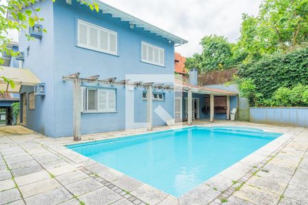 Casa à venda com 400m², 5 quartos e 4 vagas Casa à venda com 400m², 5 quartos e 4 vagasQuintal