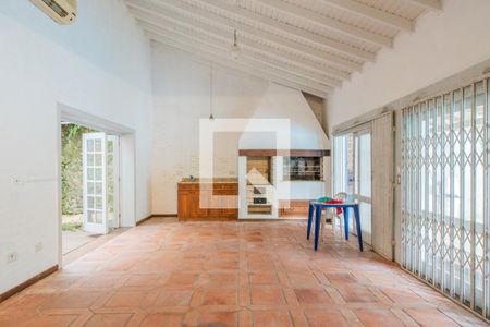 Casa à venda com 400m², 5 quartos e 4 vagas Casa à venda com 400m², 5 quartos e 4 vagasChurrasqueira