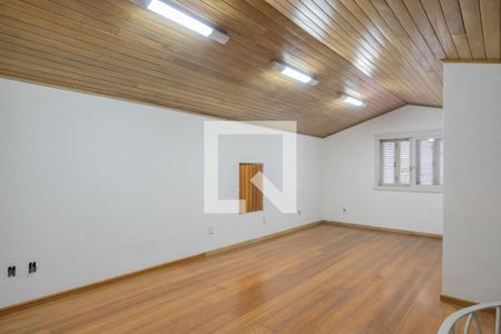 Casa à venda com 400m², 5 quartos e 4 vagas Casa à venda com 400m², 5 quartos e 4 vagasSótão