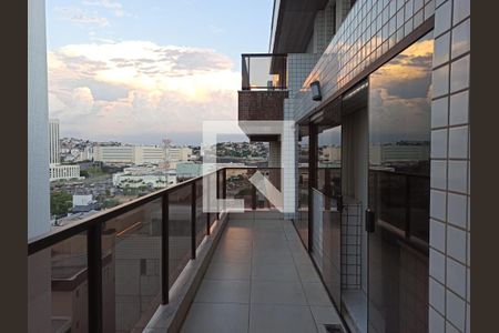 Apartamento à venda com 500m², 5 quartos e 5 vagas Apartamento à venda com 500m², 5 quartos e 5 vagasÁrea Externa