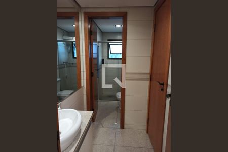 Apartamento à venda com 500m², 5 quartos e 5 vagas Apartamento à venda com 500m², 5 quartos e 5 vagasBanheiro