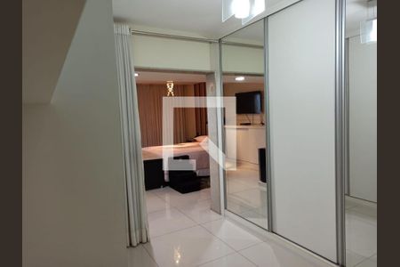 Apartamento à venda com 500m², 5 quartos e 5 vagas Apartamento à venda com 500m², 5 quartos e 5 vagasQuarto
