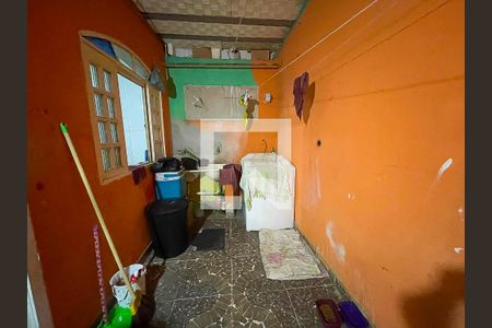 Casa à venda com 200m², 3 quartos e 3 vagas Casa à venda com 200m², 3 quartos e 3 vagasÁrea de Serviço