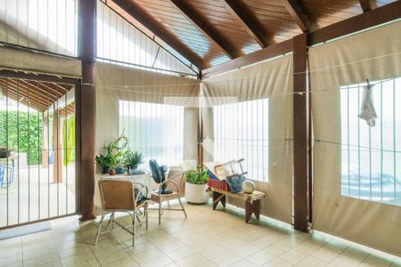 Casa à venda com 362m², 4 quartos e 2 vagas Casa à venda com 362m², 4 quartos e 2 vagasÁrea comum