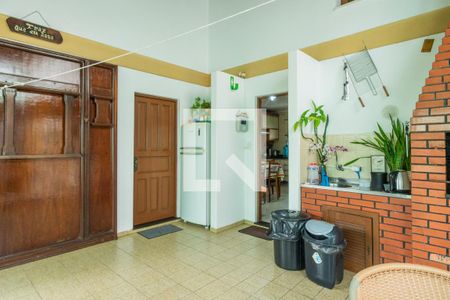 Casa à venda com 362m², 4 quartos e 2 vagas Casa à venda com 362m², 4 quartos e 2 vagasÁrea comum