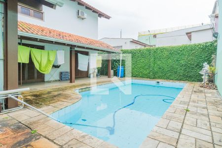 Casa à venda com 362m², 4 quartos e 2 vagas Casa à venda com 362m², 4 quartos e 2 vagasÁrea comum