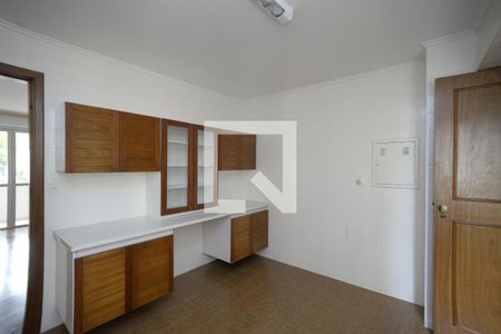 Apartamento à venda com 241m², 4 quartos e 3 vagasCozinha