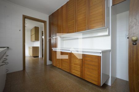 Apartamento à venda com 241m², 4 quartos e 3 vagasCozinha