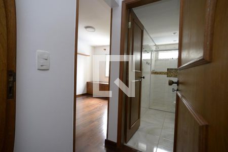 Apartamento à venda com 241m², 4 quartos e 3 vagasCorredor