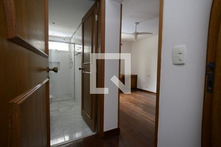 Apartamento à venda com 241m², 4 quartos e 3 vagasCorredor