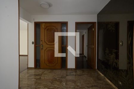 Apartamento à venda com 241m², 4 quartos e 3 vagasCorredor