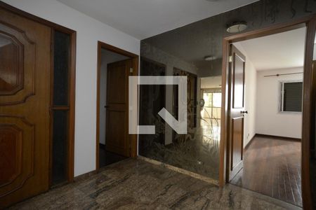 Apartamento à venda com 241m², 4 quartos e 3 vagasCorredor