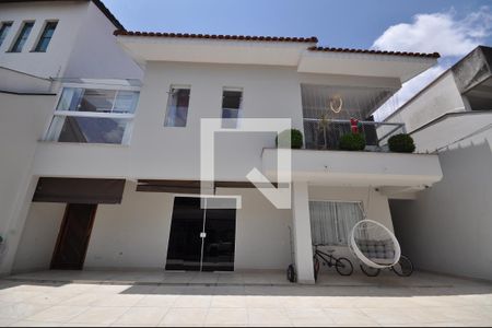 Casa à venda com 240m², 4 quartos e 3 vagasFachada