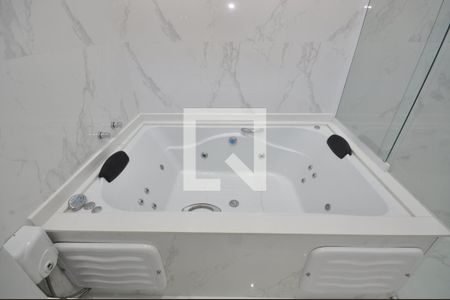 Casa à venda com 240m², 4 quartos e 3 vagasBanheiro da Suíte 1