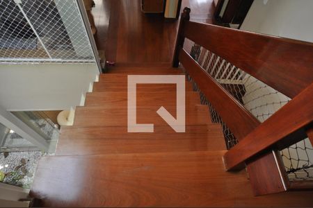 Casa à venda com 240m², 4 quartos e 3 vagasEscada