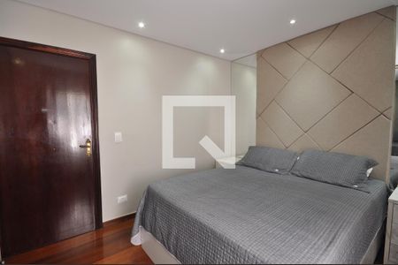 Casa à venda com 240m², 4 quartos e 3 vagasSuíte 2