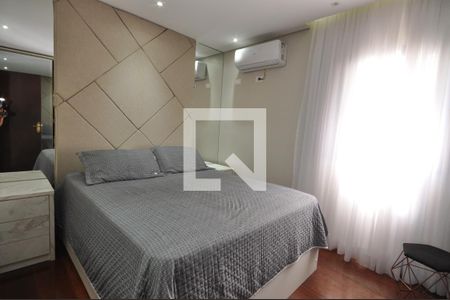 Casa à venda com 240m², 4 quartos e 3 vagasSuíte 2