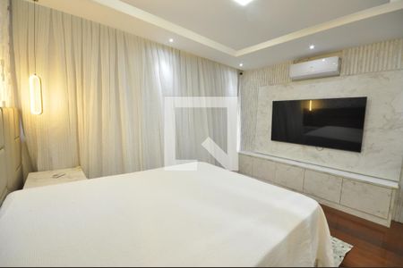 Casa à venda com 240m², 4 quartos e 3 vagasSuíte 1