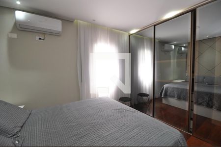 Casa à venda com 240m², 4 quartos e 3 vagasSuíte 2